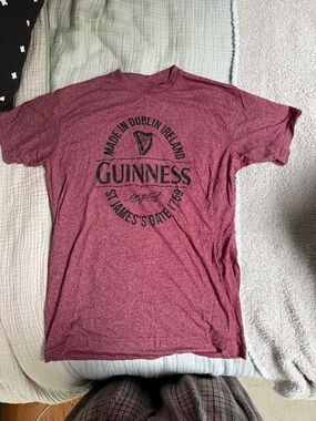 Guinness Men’s Short Sleeve Heather Red Logo T-Shirt